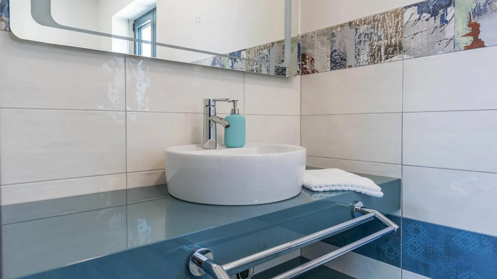 Villa Remi Mit 2 Whirlpools Und Meerblick Premantura