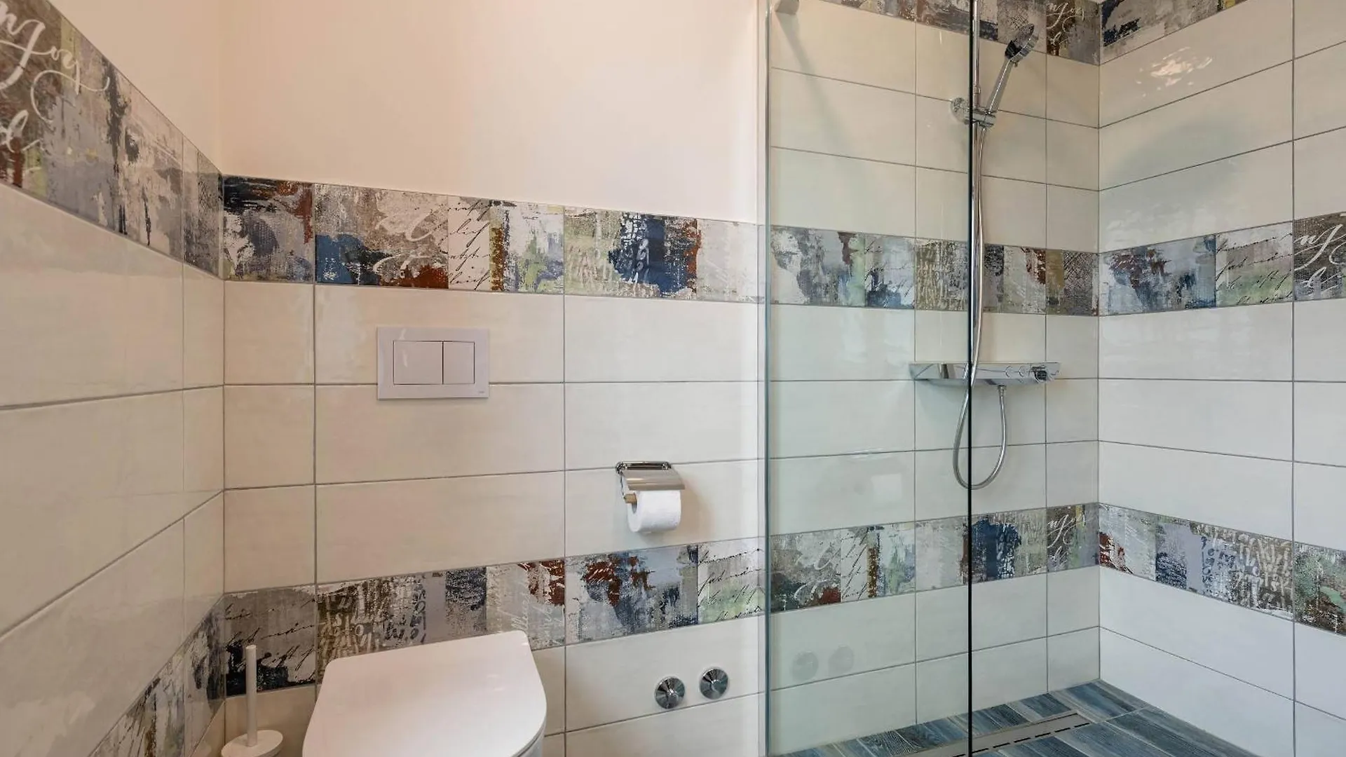 Villa Remi Mit 2 Whirlpools Und Meerblick Premantura